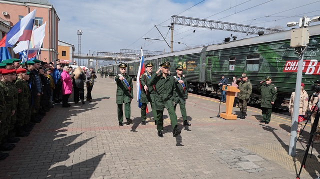 Жители ЕАО встретили агитпоезд «Сила в правде»
