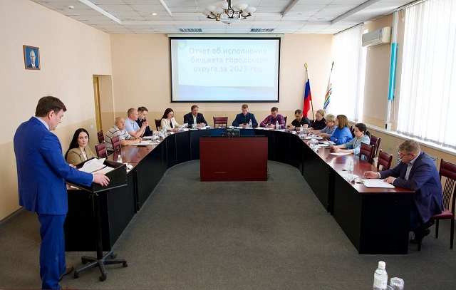 Новые льготы для многодетных семей поддержали депутаты Биробиджана