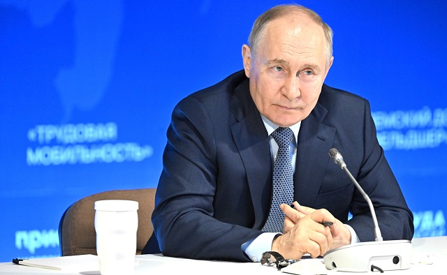 Советник главы ЕАО по образованию приняла участие во встрече с Владимиром Путиным