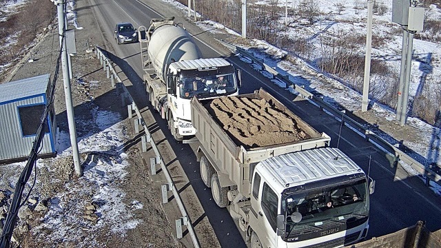 Ограничение на движение грузовиков по региональным дорогам ввели в ЕАО