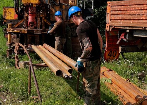В Биробиджане началось бурение скважин в районе опор будущего путепровода