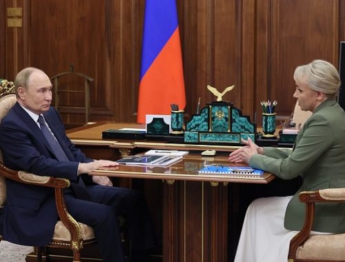 Владимир Путин провел рабочую встречу с врио главы ЕАО Марией Костюк