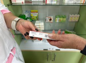В Госдуме требуют не отменять продажи лекарств по бумажным рецептам