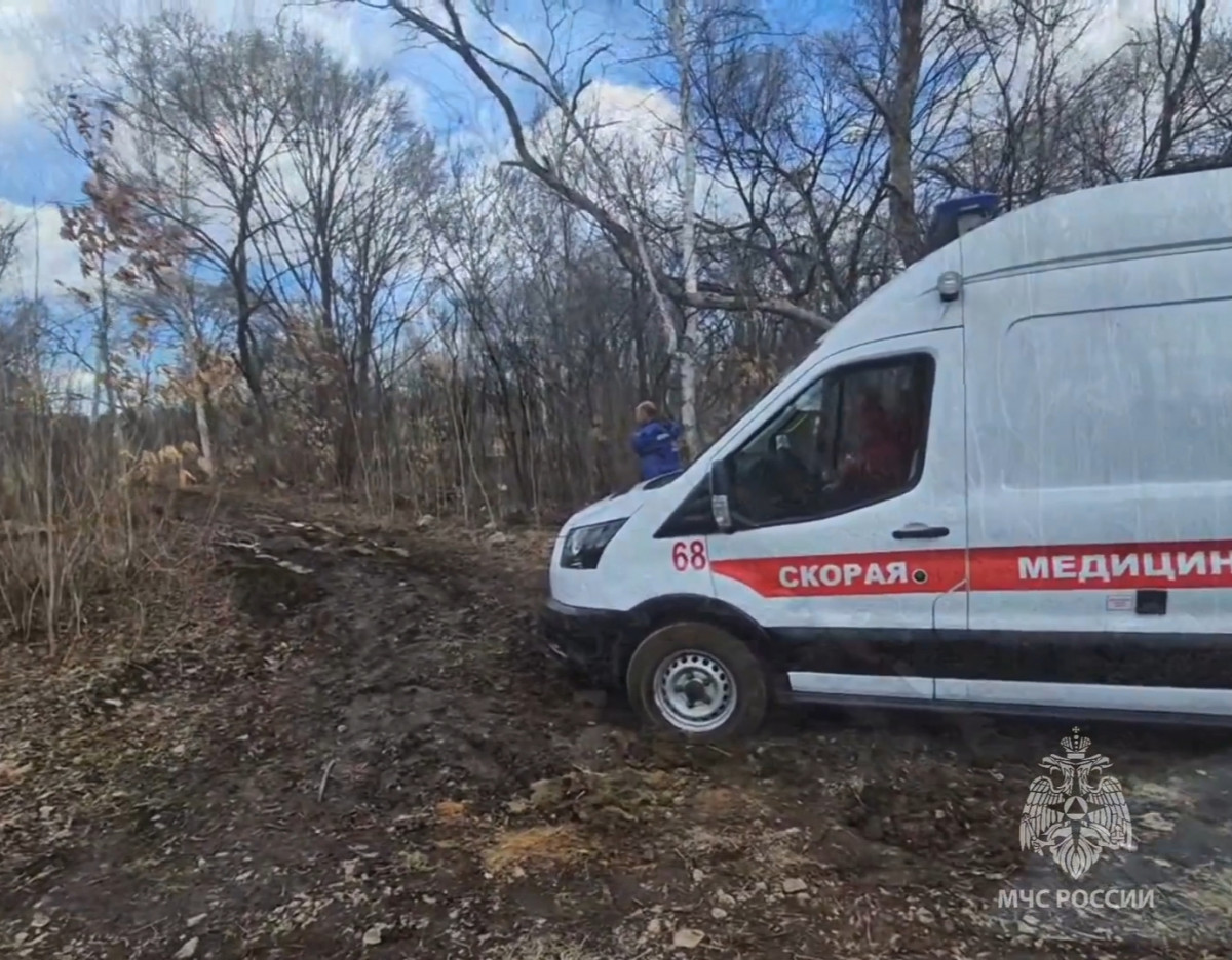 «Скорая» застряла в грязи на дороге в ЕАО