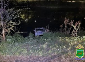 Улетел в воду неизвестный водитель в Биробиджане