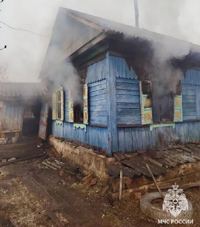 С ожогами госпитализировали жительницу ЕАО после пожара
