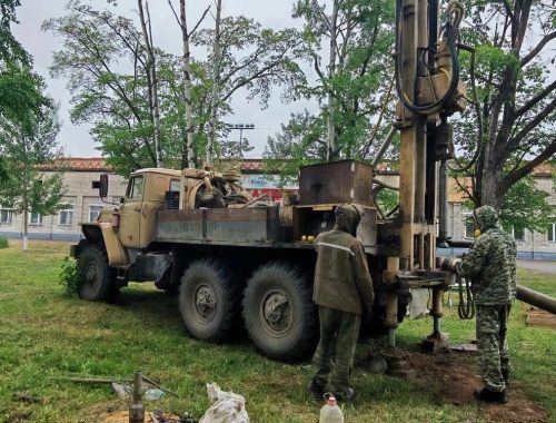 Изыскательские работы ведут на участке под строительство школы в Биробиджане