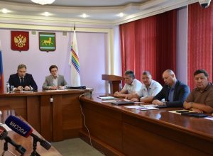 В правительстве ЕАО обсудили, как идет капремонт школ