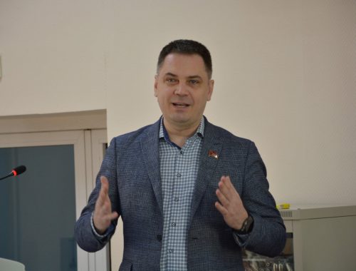 Всё-таки присвоил себе чужие лавры!