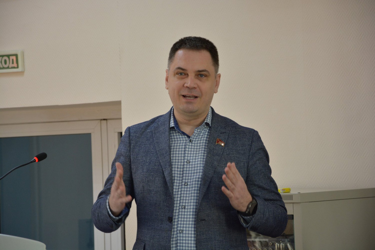 Всё-таки присвоил себе чужие лавры!