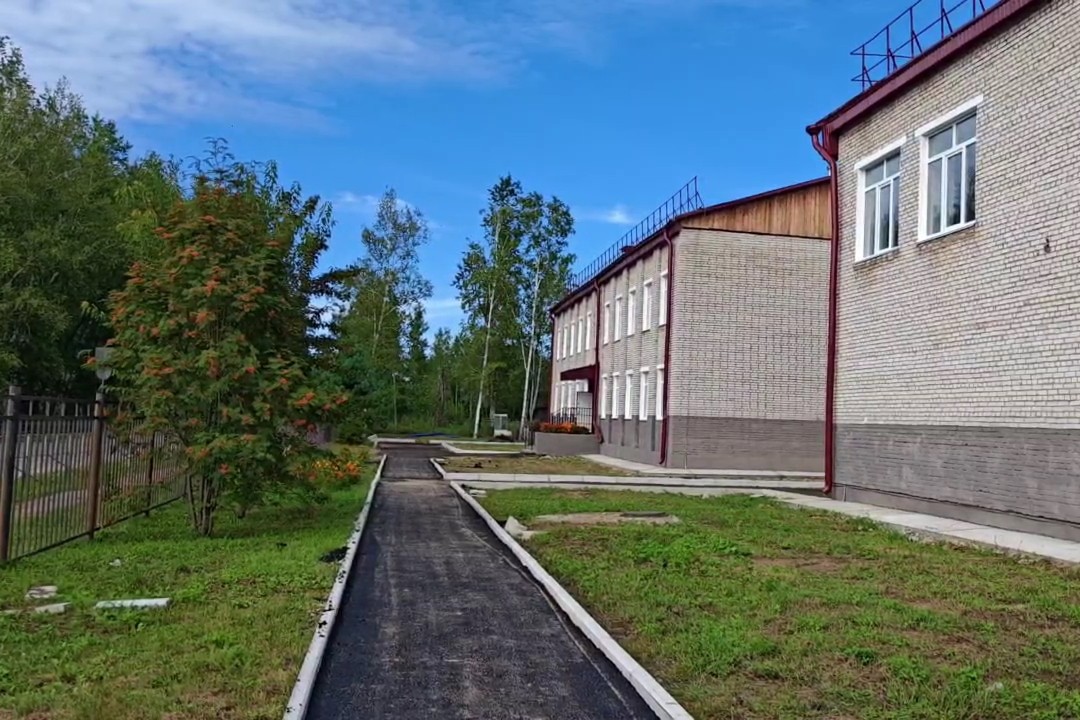 Школьники села Найфельд встретят День знаний в обновленной школе
