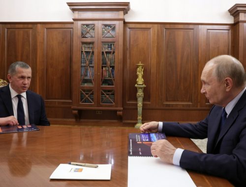 Владимир Путин провел рабочую встречу с полпредом в ДФО Юрием Трутневым