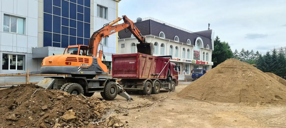 Есть отставание от графика: в Биробиджане оценили ход ремонта Арбата