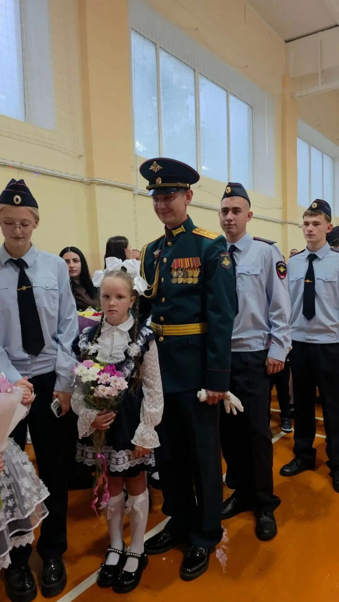 В День знаний ветераны СВО отвели в школу детей своих боевых товарищей