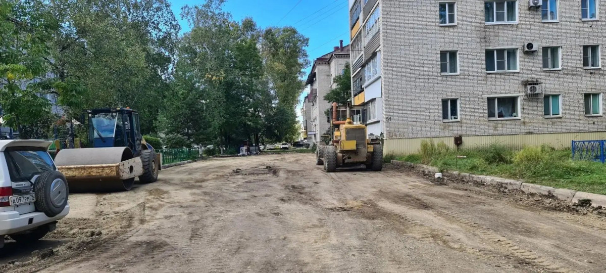 Приводят в порядок междворовые проезды в Биробиджане